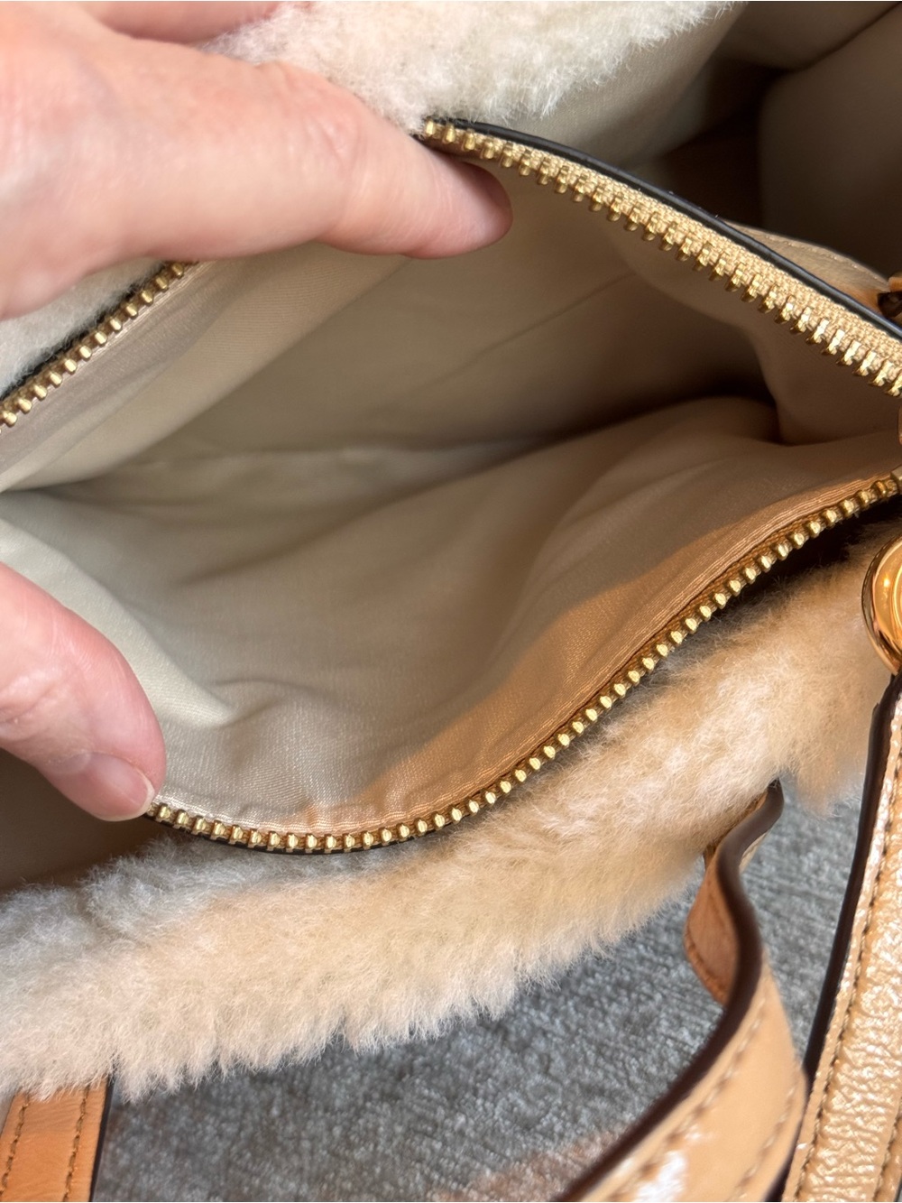 Marc Jacobs Mini Grind Faux Fur Trimmed Crossbody Tote Bag - Like New - Picture 7 of 9